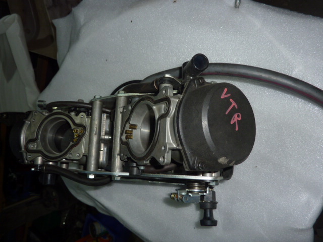 carburateurs 1000 vtr - photo 3